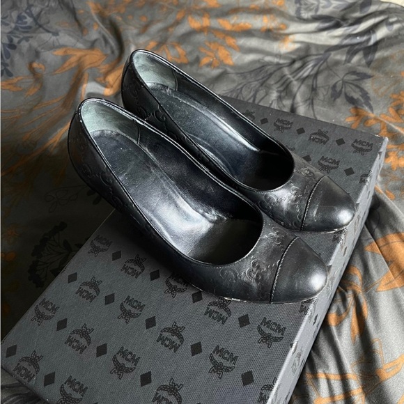 Authentic Monogrammed Gucci Kitten Heels | 5B | Black main image 6